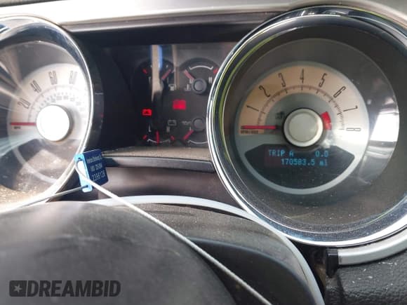 ✅ 2010 Ford Mustang GT • VIN: 1ZVBP8CH4A5135262 • Лот: 42248710. Опубликован ранее на IAAI с пробегом 170 583 миль. Бесплатный доступ к архиву аукционных продаж из США и подробный отчёт об истории автомобиля на DreamBid. Изображение 7.