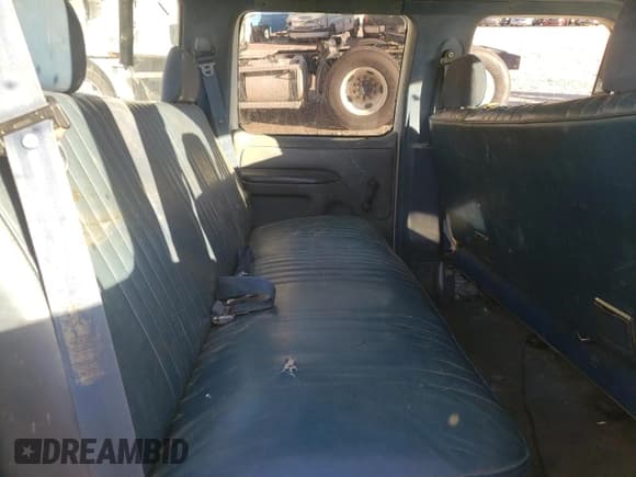✅ 1994 Ford F-350 • VIN: 1FTJW35H7REA12097 • Lot: 55204415. Wystawiony na Copart z przebiegiem Nie podano. Bezpłatny archiwum sprzedaży aukcyjnych z USA i szczegółowy raport historii pojazdu na DreamBid. Zdjęcie 11.