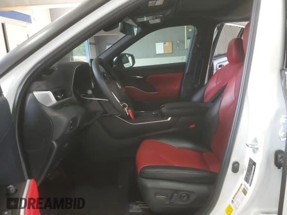 ✅ 2022 Toyota Highlander XSE • VIN: 5TDLZRBH2NS206872 • Lot: 59870635. Listed on Copart with 45,014 mi. Free auction sales archive from the USA and detailed vehicle history report at DreamBid. Image 7.