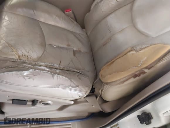 ✅ 2004 Chevrolet Suburban LT • VIN: 1GNFK16Z24J155382 • Lot: 42535633. Listed on IAAI with 334,407 mi. Free auction sales archive from the USA and detailed vehicle history report at DreamBid. Image 12.