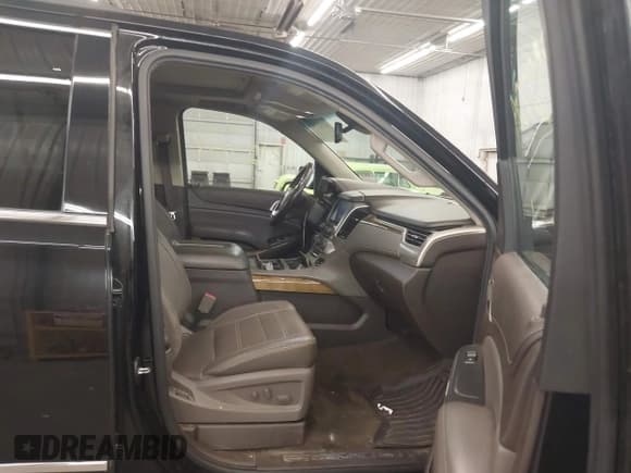 ✅ 2016 GMC Yukon XL Denali • VIN: 1GKS2HKJ6GR428205 • Lot: 43127589. Wystawiony na IAAI z przebiegiem 160 096 mil. Bezpłatny archiwum sprzedaży aukcyjnych z USA i szczegółowy raport historii pojazdu na DreamBid. Zdjęcie 5.