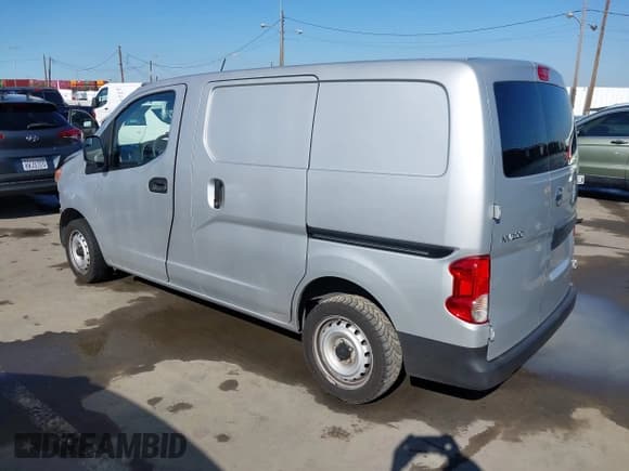 ✅ 2015 Nissan NV200 S • VIN: 3N6CM0KN1FK705382 • Lot: 43635337. Listed on IAAI with 168,381 mi. Free auction sales archive from the USA and detailed vehicle history report at DreamBid. Image 3.