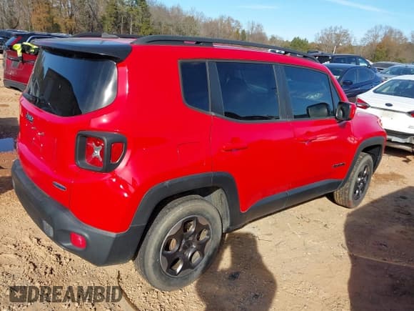 ✅ 2015 Jeep Renegade Latitude • VIN: ZACCJBBH0FPB63467 • Lot: 43776337. Wystawiony na IAAI z przebiegiem 106 462 mil. Bezpłatny archiwum sprzedaży aukcyjnych z USA i szczegółowy raport historii pojazdu na DreamBid. Zdjęcie 4.