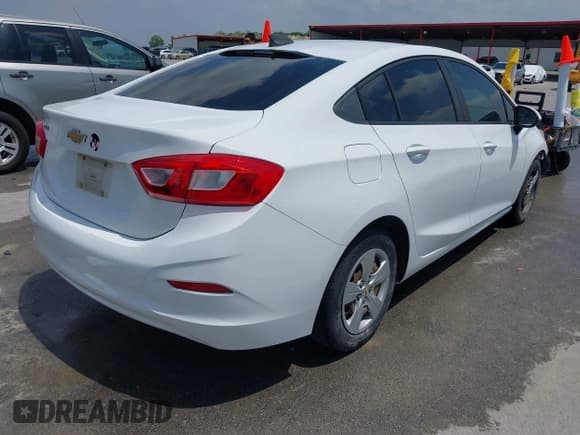 ✅ 2016 Chevrolet Cruze LS • VIN: 1G1BB5SM0G7231541 • Lot: 42163394. Listed on IAAI with 126,126 mi. Free auction sales archive from the USA and detailed vehicle history report at DreamBid. Image 4.