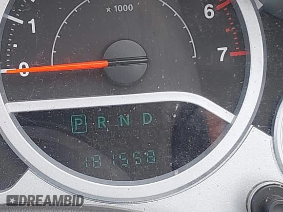 ✅ 2008 Jeep Wrangler Unlimited Sahara • VIN: 1J8GA59148L516756 • Lot: 43039933. Wystawiony na IAAI z przebiegiem 181 558 mil. Bezpłatny archiwum sprzedaży aukcyjnych z USA i szczegółowy raport historii pojazdu na DreamBid. Zdjęcie 16.