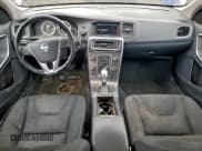 ✅ 2013 Volvo S60 T5 Premier • VIN: YV1612FS4D2178087 • Lot: 93377965. Wystawiony na Copart z przebiegiem 175 439 mil. Bezpłatny archiwum sprzedaży aukcyjnych z USA i szczegółowy raport historii pojazdu na DreamBid. Zdjęcie 8.