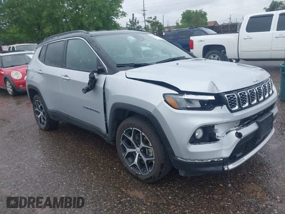 ✅ 2024 Jeep Compass Limited • VIN: 3C4NJDCNXRT134810 • Lot: 42402844. Wystawiony na IAAI z przebiegiem 30 482 mil. Bezpłatny archiwum sprzedaży aukcyjnych z USA i szczegółowy raport historii pojazdu na DreamBid. Zdjęcie 1.