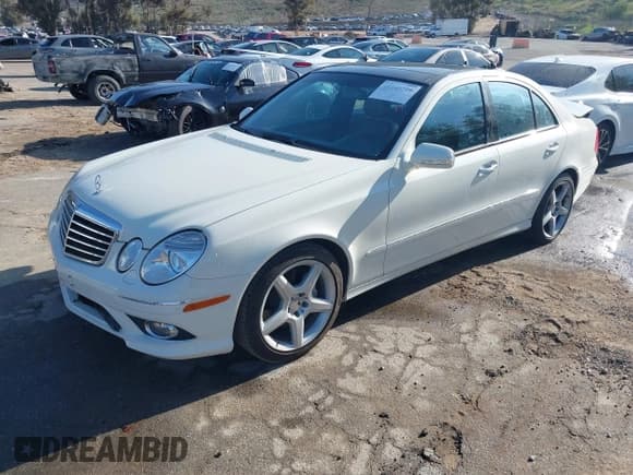 ✅ 2008 Mercedes-Benz E 550 Sport • VIN: WDBUF72X88B232279 • Лот: 41840599. Опубликован ранее на IAAI с пробегом 178 562 миль. Бесплатный доступ к архиву аукционных продаж из США и подробный отчёт об истории автомобиля на DreamBid. Изображение 2.