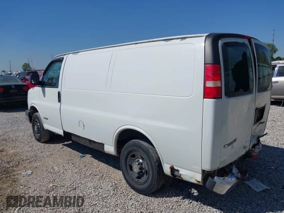 ✅ 2003 Chevrolet Express Cargo • VIN: 1GCHG35UX31146643 • Lot: 43101289. Listed on IAAI with 204,618 mi. Free auction sales archive from the USA and detailed vehicle history report at DreamBid. Image 3.