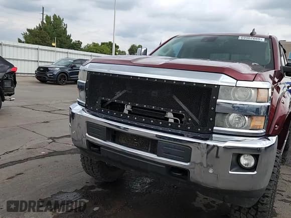 ✅ 2015 Chevrolet Silverado 2500HD LTZ • VIN: 1GC1KWE82FF586724 • Лот: 69962665. Опубликован ранее на Copart с пробегом 122 174 миль. Бесплатный доступ к архиву аукционных продаж из США и подробный отчёт об истории автомобиля на DreamBid. Изображение 13.