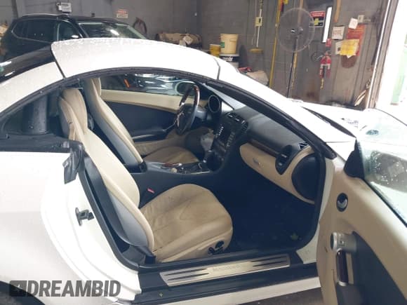 ✅ 2008 Mercedes-Benz SLK 280 • VIN: WDBWK54F88F189777 • Lot: 39897065. Listed on IAAI with 33,648 mi. Free auction sales archive from the USA and detailed vehicle history report at DreamBid. Image 5.