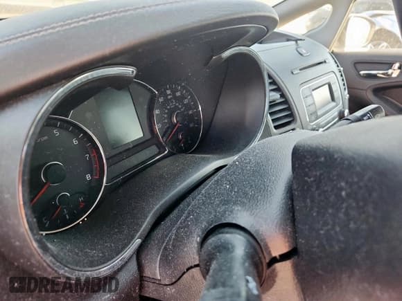 ✅ 2015 Kia Forte EX • VIN: KNAFX4A83F5343962 • Лот: 91929855. Опубликован ранее на Copart с пробегом Не указан. Бесплатный доступ к архиву аукционных продаж из США и подробный отчёт об истории автомобиля на DreamBid. Изображение 9.