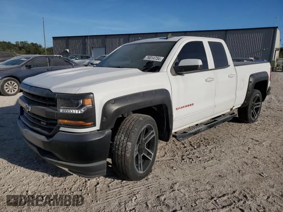 ✅ 2019 Chevrolet Silverado 1500 LT • VIN: 2GCRCPEC2K1174007 • Lot: 76014734. Wystawiony na Copart z przebiegiem 30 216 mil. Bezpłatny archiwum sprzedaży aukcyjnych z USA i szczegółowy raport historii pojazdu na DreamBid. Zdjęcie 1.