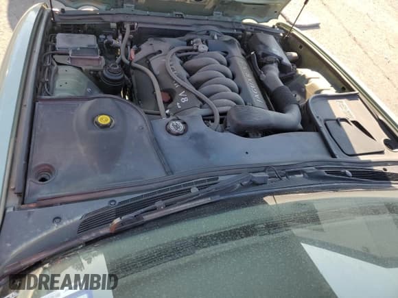 ✅ 2000 Jaguar XJ • VIN: SAJDA14C9YLF11827 • Лот: 70695314. Опубликован ранее на Copart с пробегом 267 459 миль. Бесплатный доступ к архиву аукционных продаж из США и подробный отчёт об истории автомобиля на DreamBid. Изображение 11.