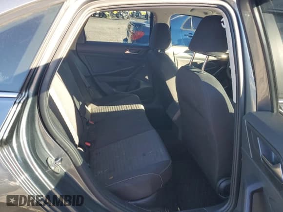 ✅ 2024 Volkswagen Jetta S • VIN: 3VW5M7BU9RM103315 • Lot: 84590005. Wystawiony na Copart z przebiegiem 19 917 mil. Bezpłatny archiwum sprzedaży aukcyjnych z USA i szczegółowy raport historii pojazdu na DreamBid. Zdjęcie 10.