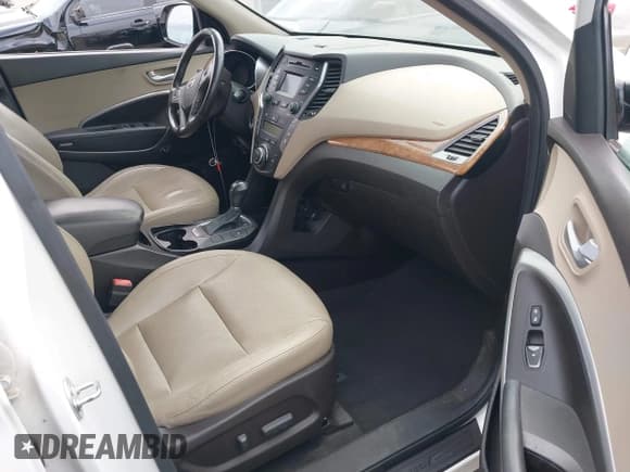 ✅ 2014 Hyundai Santa Fe GLS • VIN: KM8SN4HF7EU057012 • Lot: 43633938. Wystawiony na IAAI z przebiegiem 157 673 mil. Bezpłatny archiwum sprzedaży aukcyjnych z USA i szczegółowy raport historii pojazdu na DreamBid. Zdjęcie 5.