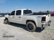 ✅ 2013 GMC Sierra 1500 SLE • VIN: 3GTP2VE70DG255194 • Лот: 81951895. Опубликован ранее на Copart с пробегом 111 676 миль. Бесплатный доступ к архиву аукционных продаж из США и подробный отчёт об истории автомобиля на DreamBid. Изображение 2.