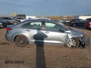 ✅ 2022 Toyota Corolla LE • VIN: 5YFEPMAE3NP283056 • Lot: 43643220. Wystawiony na IAAI z przebiegiem 67 325 mil. Bezpłatny archiwum sprzedaży aukcyjnych z USA i szczegółowy raport historii pojazdu na DreamBid. Zdjęcie 13.