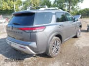 ✅ 2025 Nissan Pathfinder SL • VIN: 5N1DR3CD8SC204257 • Lot: 42893147. Wystawiony na IAAI z przebiegiem 6 203 mil. Bezpłatny archiwum sprzedaży aukcyjnych z USA i szczegółowy raport historii pojazdu na DreamBid. Zdjęcie 4.