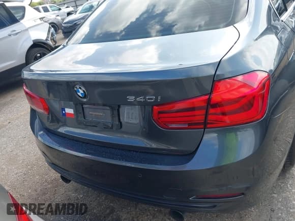 ✅ 2017 BMW 3 Series 340i • VIN: WBA8B3G35HNU35851 • Лот: 42740860. Опубликован ранее на IAAI с пробегом 56 277 миль. Бесплатный доступ к архиву аукционных продаж из США и подробный отчёт об истории автомобиля на DreamBid. Изображение 16.