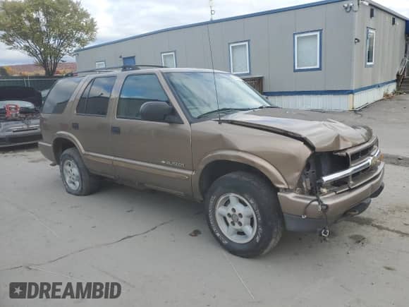 2004 Chevrolet Blazer LS с VIN 1GNDT13X24K123615, выставлен на аукционе Copart как лот 77460534 с пробегом 133 079 миль миль и Списание • Salvage title. История ставок и продаж доступна на DreamBid. Изображение 4.