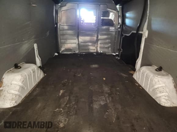 ✅ 2020 Ford Transit Cargo • VIN: 1FTYE1Y80LKB77208 • Lot: 80720755. Wystawiony na Copart z przebiegiem 140 125 mil. Bezpłatny archiwum sprzedaży aukcyjnych z USA i szczegółowy raport historii pojazdu na DreamBid. Zdjęcie 10.