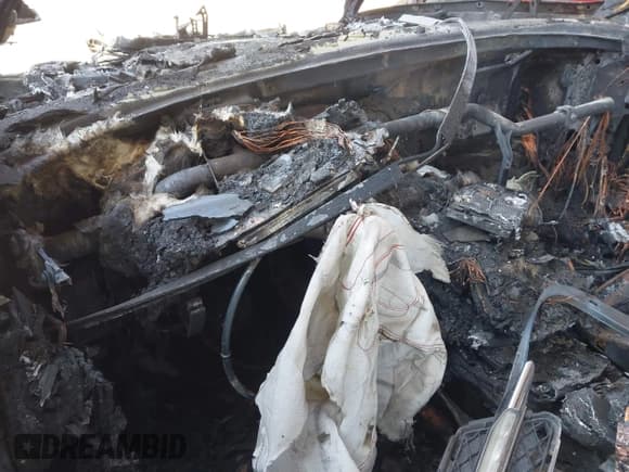 ✅ 2010 Mercedes-Benz S 550 • VIN: WDDNG7BBXAA287454 • Lot: 42726167. Wystawiony na IAAI z przebiegiem Nie podano. Bezpłatny archiwum sprzedaży aukcyjnych z USA i szczegółowy raport historii pojazdu na DreamBid. Zdjęcie 7.