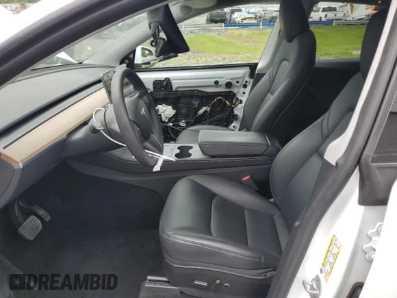 ✅ 2024 Tesla Model Y Long Range • VIN: 7SAYGDEE0RA259547 • Лот: 61723055. Опубликован ранее на Copart с пробегом 23 881 миль. Бесплатный доступ к архиву аукционных продаж из США и подробный отчёт об истории автомобиля на DreamBid. Изображение 7.