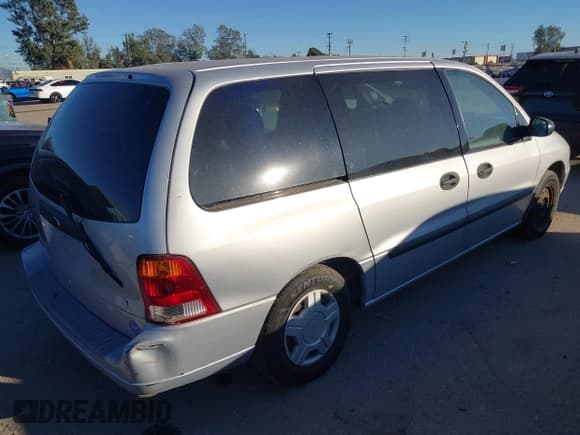 ✅ 2003 Ford Windstar • VIN: 2FMZA50483BB26612 • Lot: 43916615. Listed on IAAI with 1,399,405 mi. Free auction sales archive from the USA and detailed vehicle history report at DreamBid. Image 4.