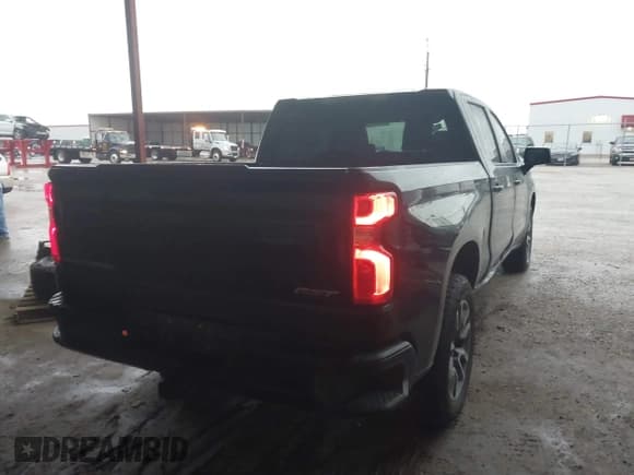 ✅ 2021 Chevrolet Silverado 1500 RST • VIN: 3GCPWDED0MG131690 • Lot: 42199939. Wystawiony na IAAI z przebiegiem 83 298 mil. Bezpłatny archiwum sprzedaży aukcyjnych z USA i szczegółowy raport historii pojazdu na DreamBid. Zdjęcie 4.