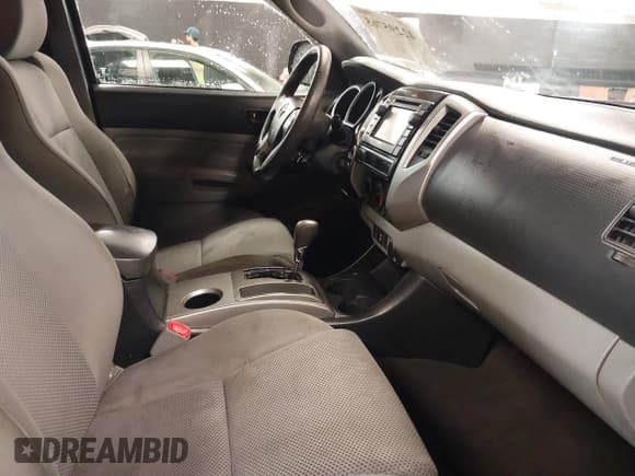 ✅ 2013 Toyota Tacoma • VIN: 3TMMU4FNXDM050214 • Lot: 42295765. Listed on IAAI with 157,014 mi. Free auction sales archive from the USA and detailed vehicle history report at DreamBid. Image 5.