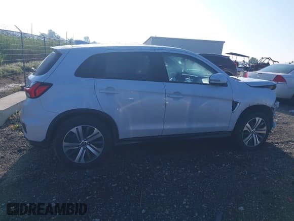 ✅ 2023 Mitsubishi Outlander ES • VIN: JA4ARUAU6PU016641 • Lot: 42657250. Wystawiony na IAAI z przebiegiem 41 484 mil. Bezpłatny archiwum sprzedaży aukcyjnych z USA i szczegółowy raport historii pojazdu na DreamBid. Zdjęcie 14.