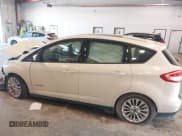 ✅ 2017 Ford C-Max SE • VIN: 1FADP5AU5HL103474 • Lot: 43406986. Wystawiony na IAAI z przebiegiem 145 014 mil. Bezpłatny archiwum sprzedaży aukcyjnych z USA i szczegółowy raport historii pojazdu na DreamBid. Zdjęcie 14.