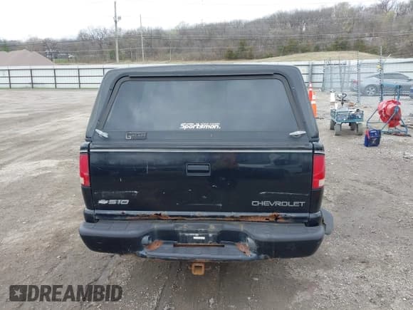 ✅ 2001 Chevrolet S-10 LS • VIN: 1GCCS19W818112858 • Лот: 41955250. Опубликован ранее на IAAI с пробегом 185 516 миль. Бесплатный доступ к архиву аукционных продаж из США и подробный отчёт об истории автомобиля на DreamBid. Изображение 16.