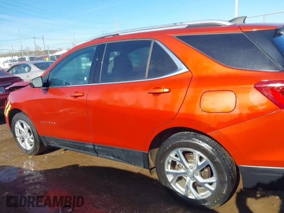 ✅ 2020 Chevrolet Equinox LT • VIN: 2GNAXLEX5L6151863 • Lot: 43642211. Wystawiony na IAAI z przebiegiem 162 289 mil. Bezpłatny archiwum sprzedaży aukcyjnych z USA i szczegółowy raport historii pojazdu na DreamBid. Zdjęcie 14.