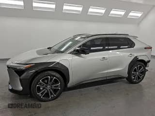 ✅ 2024 Toyota bZ4X Limited • VIN: JTMAAAAA0RA045736 • Лот: 93138295. Опубликован ранее на Copart с пробегом 13 222 миль. Бесплатный доступ к архиву аукционных продаж из США и подробный отчёт об истории автомобиля на DreamBid. Изображение 1.