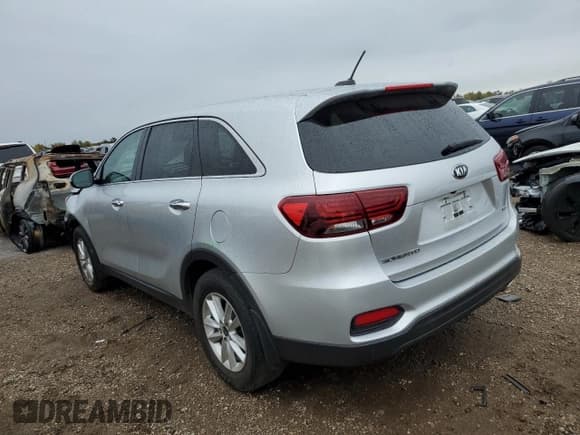 ✅ 2019 Kia Sorento LX • VIN: 5XYPG4A31KG592774 • Лот: 85468185. Опубликован ранее на Copart с пробегом 60 695 миль. Бесплатный доступ к архиву аукционных продаж из США и подробный отчёт об истории автомобиля на DreamBid. Изображение 2.