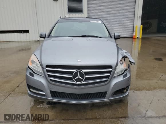 ✅ 2011 Mercedes-Benz R 350 • VIN: 4JGCB2FE7BA126712 • Lot: 67033565. Listed on Copart with 141,631 mi. Free auction sales archive from the USA and detailed vehicle history report at DreamBid. Image 5.