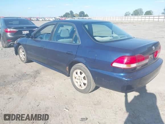 2001 Honda Accord EX с VIN 1HGCG56601A050623, выставлен на аукционе IAAI как лот 43329985 с пробегом 248 079 миль миль и . История ставок и продаж доступна на DreamBid. Изображение 3.
