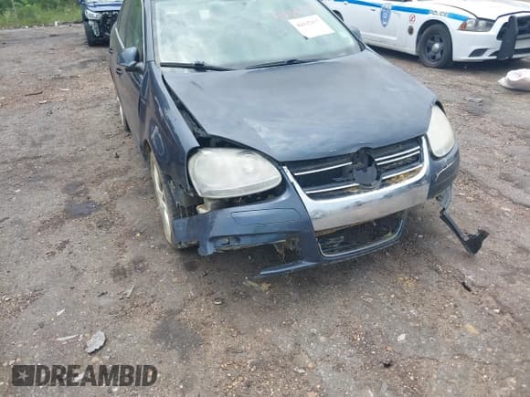 ✅ 2010 Volkswagen Jetta SE • VIN: 3VWRX7AJ9AM008757 • Lot: 42595417. Listed on IAAI with 169,762 mi. Free auction sales archive from the USA and detailed vehicle history report at DreamBid. Image 6.