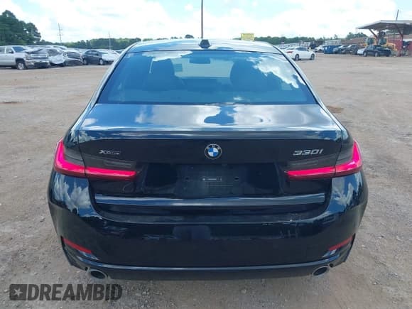 ✅ 2025 BMW 3 Series 330i xDrive • VIN: 3MW89CW09S8E99467 • Lot: 42555378. Wystawiony na IAAI z przebiegiem 16 290 mil. Bezpłatny archiwum sprzedaży aukcyjnych z USA i szczegółowy raport historii pojazdu na DreamBid. Zdjęcie 17.