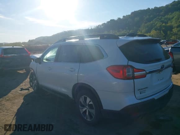 ✅ 2021 Subaru Ascent Premium • VIN: 4S4WMAFD9M3440104 • Lot: 43345807. Listed on IAAI with 72,389 mi. Free auction sales archive from the USA and detailed vehicle history report at DreamBid. Image 3.