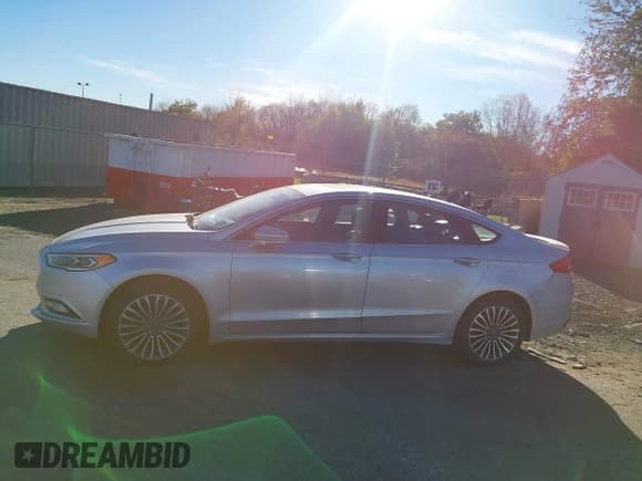 ✅ 2017 Ford Fusion Platinum • VIN: 3FA6P0D93HR225674 • Lot: 43621943. Wystawiony na IAAI z przebiegiem 104 493 mil. Bezpłatny archiwum sprzedaży aukcyjnych z USA i szczegółowy raport historii pojazdu na DreamBid. Zdjęcie 15.
