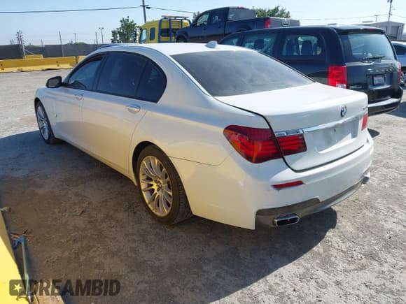 ✅ 2014 BMW 7 Series ALPINA B7 • VIN: WBAYE8C51ED135267 • Lot: 42592569. Wystawiony na IAAI z przebiegiem 138 110 mil. Bezpłatny archiwum sprzedaży aukcyjnych z USA i szczegółowy raport historii pojazdu na DreamBid. Zdjęcie 3.