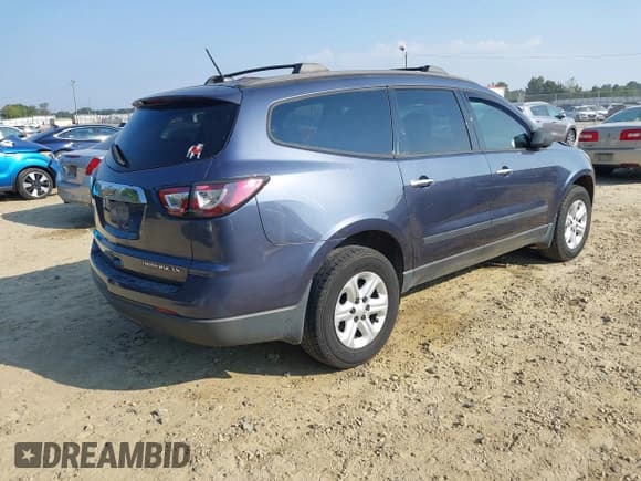 ✅ 2014 Chevrolet Traverse LS • VIN: 1GNKRFKD7EJ130710 • Lot: 43246425. Wystawiony na IAAI z przebiegiem 102 588 mil. Bezpłatny archiwum sprzedaży aukcyjnych z USA i szczegółowy raport historii pojazdu na DreamBid. Zdjęcie 4.