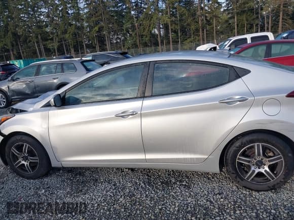 ✅ 2016 Hyundai Elantra SE • VIN: 5NPDH4AE0GH779795 • Lot: 43508009. Listed on IAAI with 156,053 mi. Free auction sales archive from the USA and detailed vehicle history report at DreamBid. Image 14.