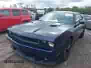 2014 Dodge Challenger SXT z VIN 2C3CDYAG0EH313973, wystawiony jako IAAI lot #43497087 z przebiegiem 136 844 mil mil oraz . Historia ofert i sprzedaży dostępna na DreamBid. Obrazek 6.