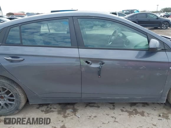 ✅ 2019 Hyundai Ioniq Blue • VIN: KMHC65LC4KU116243 • Lot: 41446996. Wystawiony na IAAI z przebiegiem 83 900 mil. Bezpłatny archiwum sprzedaży aukcyjnych z USA i szczegółowy raport historii pojazdu na DreamBid. Zdjęcie 13.