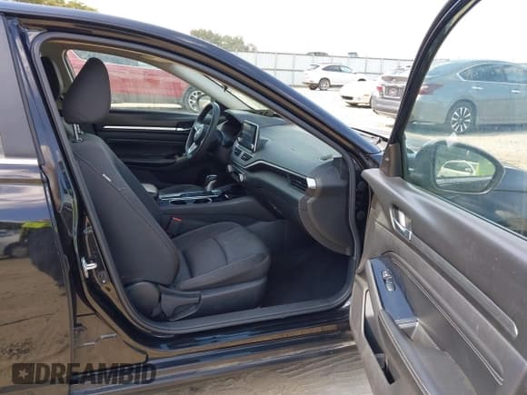 ✅ 2021 Nissan Altima SV • VIN: 1N4BL4DV4MN311457 • Lot: 43216874. Wystawiony na IAAI z przebiegiem 158 190 mil. Bezpłatny archiwum sprzedaży aukcyjnych z USA i szczegółowy raport historii pojazdu na DreamBid. Zdjęcie 5.