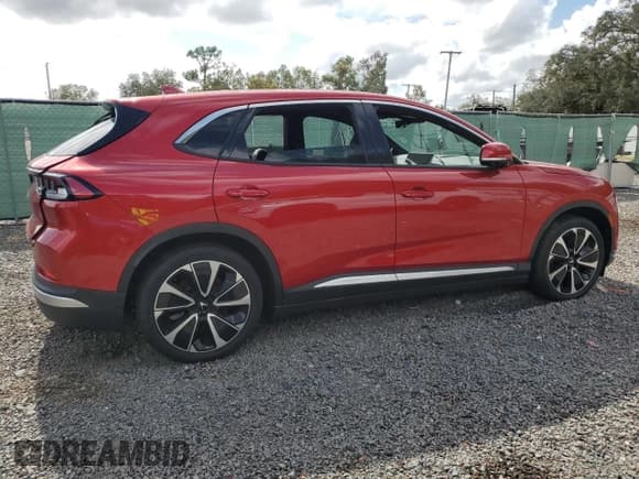 ✅ 2024 VinFast VF 8 Plus • VIN: RLLV1AFA9RH004450 • Lot: 79731754. Wystawiony na Copart z przebiegiem Nie podano. Bezpłatny archiwum sprzedaży aukcyjnych z USA i szczegółowy raport historii pojazdu na DreamBid. Zdjęcie 3.